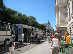 Even in Wenen de bus opzoeken voor de terug reis
